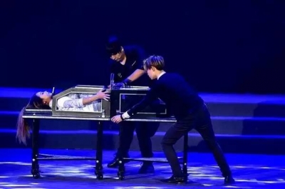 武穴春晚 精彩大回放｜武穴电视台独家推送魔术《不可思议》、《桔子红了》