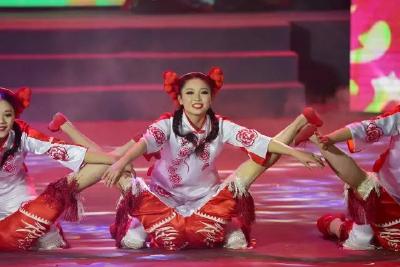 武穴春晚 精彩大回放｜歌舞《剪纸姑娘》、戏曲《文曲戏春来了》