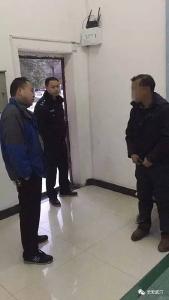 这恶霸实在横！公安机关坚决打击&一被通缉男子帮人养鱼为生潜逃两年后终落网