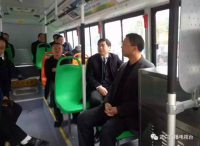 武穴首批40辆新能源电动公交车正式上线营运　城市公交进入“零排放”时代