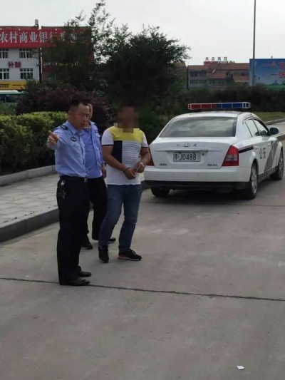 江苏男子武穴高速口恶意冲卡被拘留
