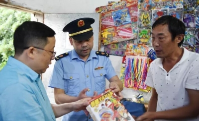 我市工商加强市场监管和企业安全隐患检查，确保安全过“双节”