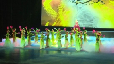 大型音乐舞蹈史诗《红色薪传》在武穴大剧院精彩上演