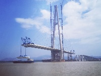 正在建设中的武穴长江大桥