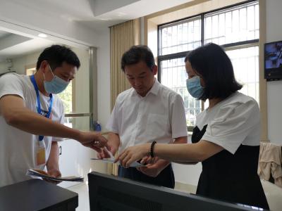 快讯 | 胡昊看望慰问一线值班值守工作人员
