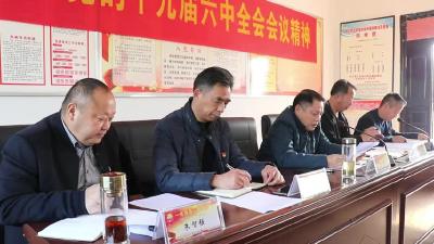 市融媒体中心到驻点村开展党的十九届六中全会精神宣讲活动