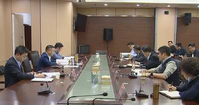 查俊主持召开城投集团银行融资工作推进会
