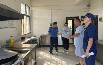 【三大专项行动】大检查大普法，全力护航开学季  