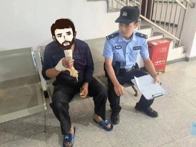 暖！武穴民警帮助阿尔兹海默症老人安全返家  