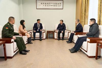 胡昊开展春节前走访慰问老干部、优抚单位、道德模范和专业人才 