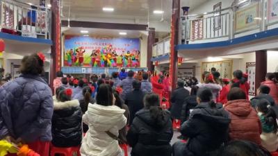 新春走基层｜大法寺镇上桂村：群众载歌载舞贺新年 