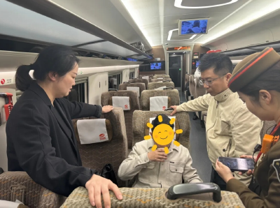 疾驶高铁上，武穴籍教授和他的医疗团队挺身而出…… 