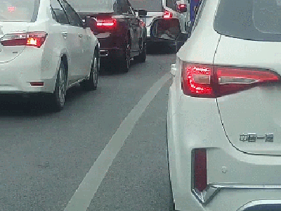 武穴交警曝光！这些行为实不可取→
