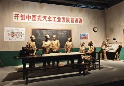 十堰发现“时光机”！有人瞬间“穿越”回到50年前......