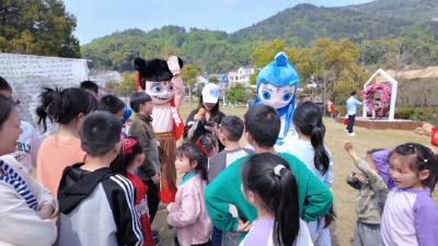 国风、动漫……通天河景区“花式整活”亮点纷呈