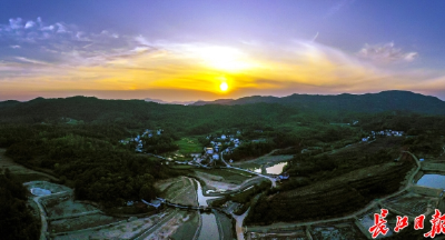 五十九载义务守护烈士墓，72岁老人终圆“见恩人”心愿