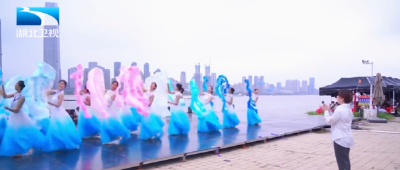 聚焦2025长江文化艺术季丨记者探访开幕式现场：天地为景 江水为韵