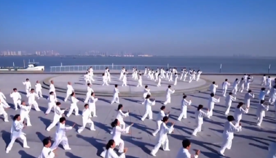 解读政府工作报告 | 从“有保障”到“更优质” 民生实事暖人心