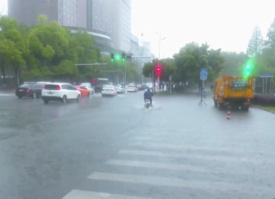 湖北积极应对暴雨强对流天气 | 暴雨冰雹叠加 各地全力排险保畅