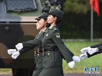 习近平检阅驻港部队现场