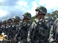 习近平检阅驻港部队现场