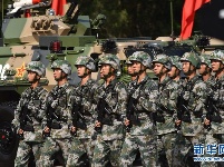 习近平检阅驻港部队现场