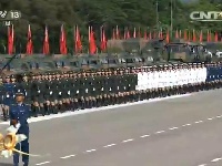 习近平检阅驻港部队现场