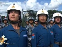 习近平检阅驻港部队现场