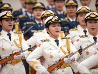 三军仪仗队首次增加女兵方阵：由55名女兵组成