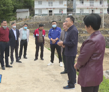 县长曹宏伟调研精准扶贫工作