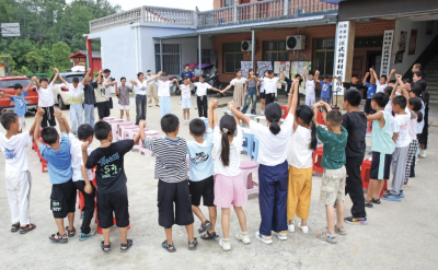 这个暑假，黄石伢不“孤”也不“宅” ——探访黄石爱心托管班里的民生温度