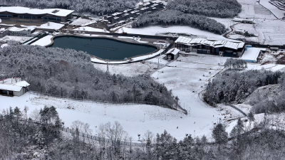 新增高级雪道、汉服摄影、智能头盔和眼镜……昭君国际滑雪场等您来秀雪技