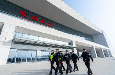 大数据调度  机器人收费  志愿者服务——春运首日宜昌多措并举情暖游客归乡路