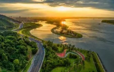 从“钢铁基地”到从“钢铁基地”到“机场城市”的物理重构——鄂州“精致城市”的跃升之路①“机场城市”的物理重构——鄂州“精致城市”的跃升之路①