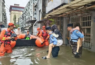 致敬暴风雨中每一位平凡的荆州人