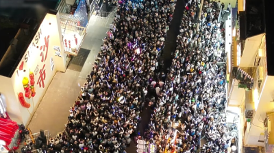 百米“缝隙”，何以“名场面”？