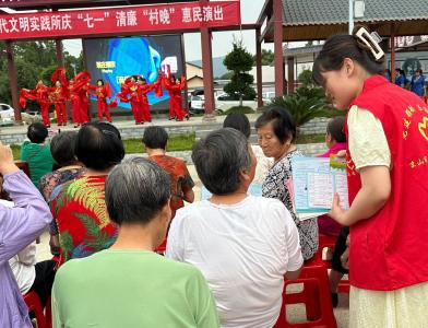 京山市石龙司法所：巧借文艺演出开展普法宣传