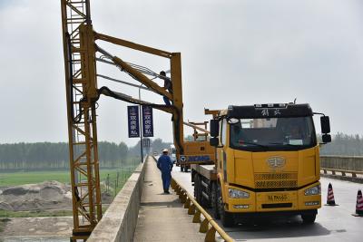 县公路管理局对汉江沙洋大桥实施检测 