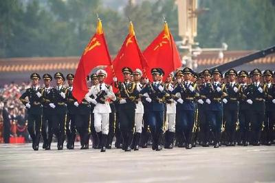 沙洋县干部群众收听收看庆祝中华人民共和国成立70周年大会