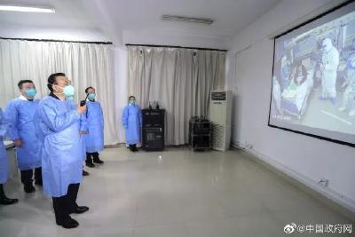 李克强来到武汉考察指导疫情防控工作