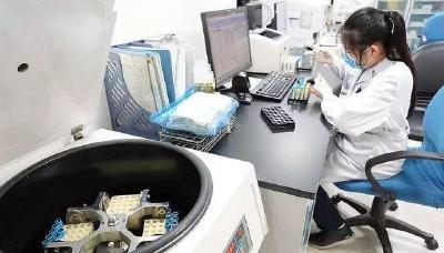 湖北今天新增确诊病例为何大幅增加？