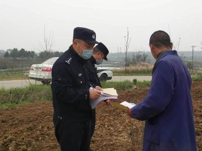 沙洋沈集10名“警管家”下沉村组护春耕