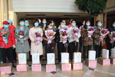 沙洋县妇联慰问援沙医疗队36名女医护人员