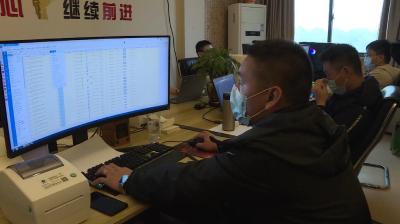 纪龙米业：搭上电商快车 带领农民致富  