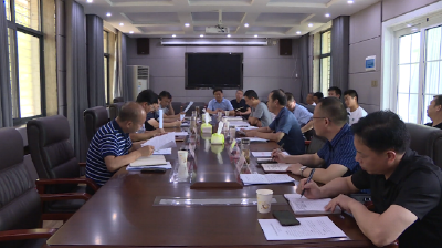 我县召开荆荆铁路建设暨国道改建推进会