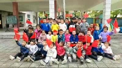 十里铺镇中心幼儿园开展“学党史润童心”主题活动