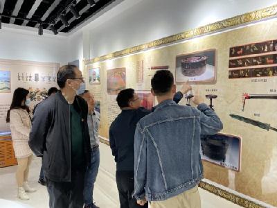 沙洋经济开发区：参观党史馆 激发服务情