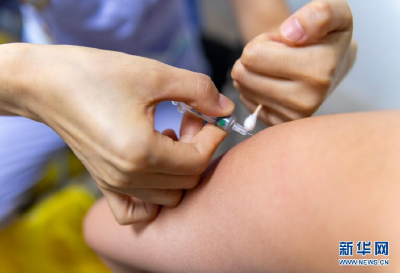 新冠疫苗打哪个更好？选单针还是双针？专家回应！