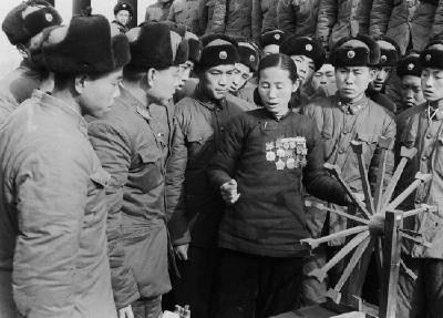 【党史故事】刘胡兰：领袖两度题词的女英雄