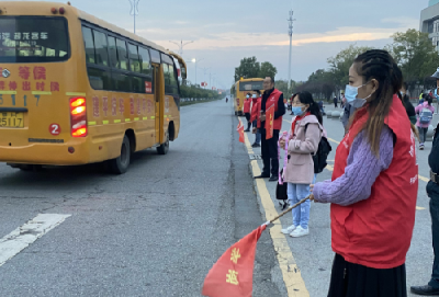 【我为群众办实事】沙洋汉上实验学校：家长护学岗 畅通学校平安路